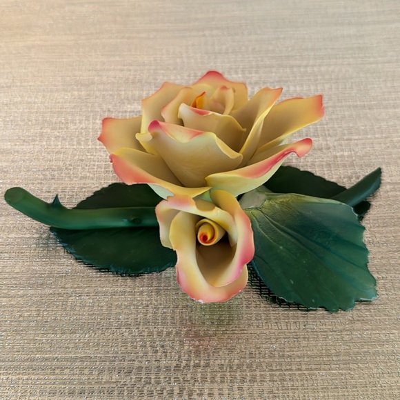 Vintage Capodimonte Porcelain yellow Rose with a bud - Picture 3 of 6